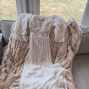 Elegant White Lace Dress